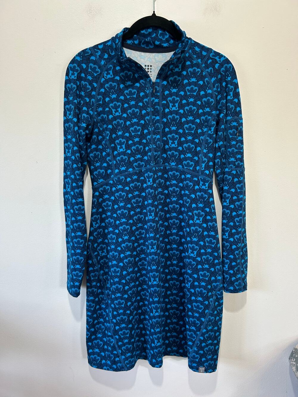 Title Nine athletic active dress size XS blue print quarter zip long sleeve